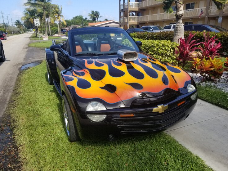 Thumbnail Photo undefined for 2004 Chevrolet SSR